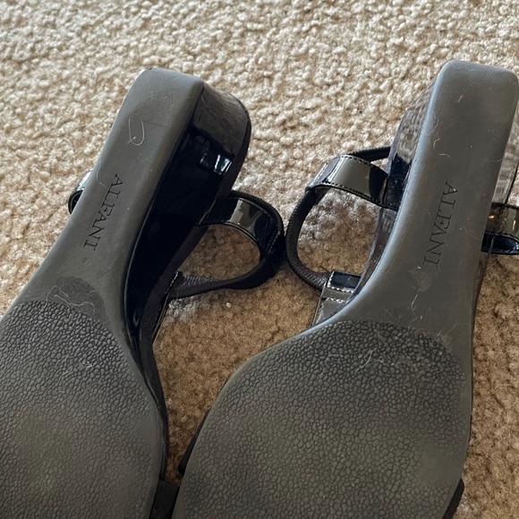 Wedge sandals - Picture 4 of 4